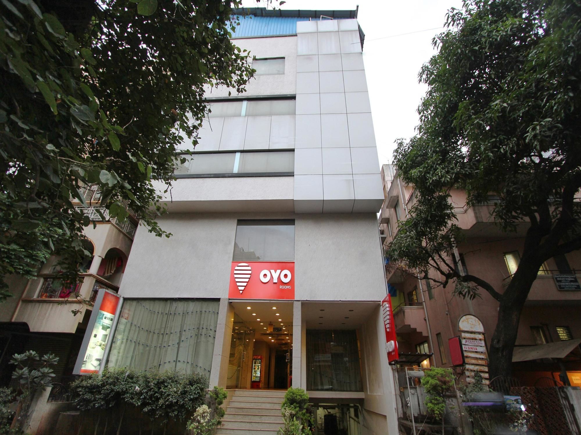Oyo 435 Hotel Amshi International Bangalore Exterior foto