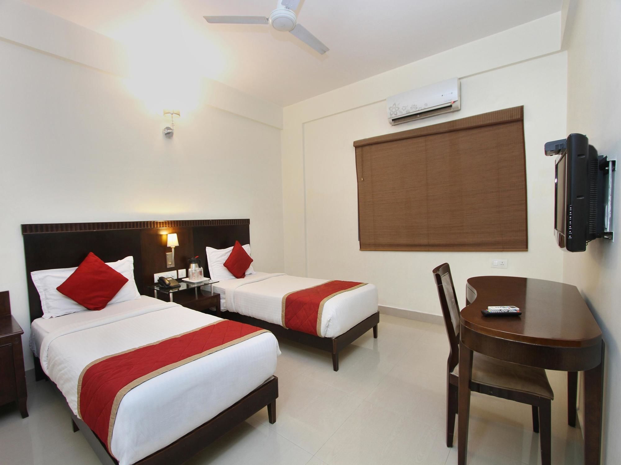 Oyo 435 Hotel Amshi International Bangalore Exterior foto